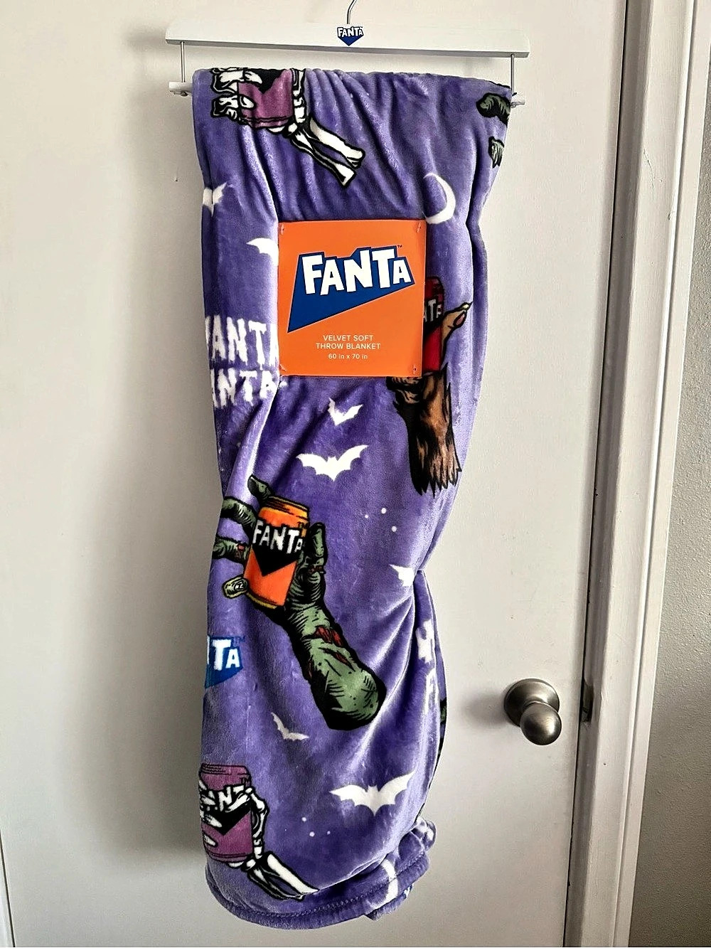 Fanta Fanta Halloween Velvet Soft Throw Blanket Purple & Orange NWT